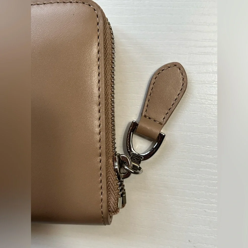 NWOT cream/beige and purple leather Ralph Lauren zipper wallet classic chic